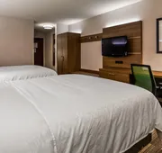 Holiday Inn Express & Suites Detroit - Farmington Hills by IHG hotel detail image 3
