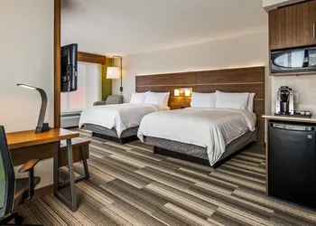 Holiday Inn Express & Suites Detroit - Farmington Hills by IHG hotel thumbnail 4