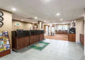 Quality Inn Heber Springs hotel thumbnail 3