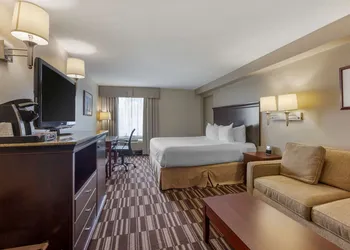 Best Western Plus Orillia Hotel hotel thumbnail 6