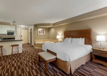 Best Western Plus Orillia Hotel hotel thumbnail 8