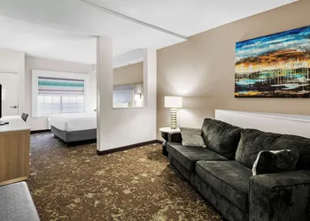Best Western Worlds of Fun Inn & Suites hotel thumbnail 5