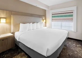 Best Western Worlds of Fun Inn & Suites hotel thumbnail 7