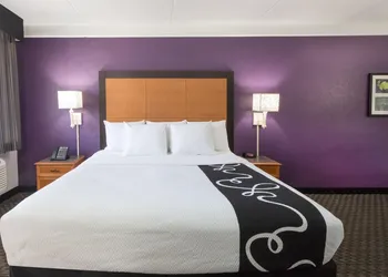 Baymont by Wyndham Greenville Woodruff Rd hotel thumbnail 4