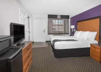 Baymont by Wyndham Greenville Woodruff Rd hotel thumbnail 7