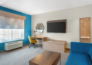 HOLIDAY INN EXPRESS & SUITES INDIANAPOLIS - EAST by IHG hotel thumbnail 6
