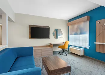 HOLIDAY INN EXPRESS & SUITES INDIANAPOLIS - EAST by IHG hotel thumbnail 8