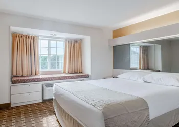 SureStay Hotel by Best Western Christiansburg Blacksburg hotel thumbnail 6