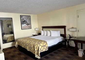 Baymont by Wyndham Johnson City hotel thumbnail 8