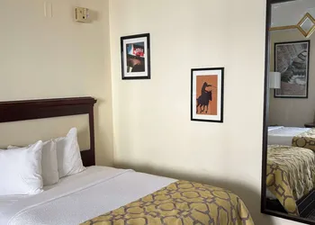 Baymont by Wyndham Johnson City hotel thumbnail 6