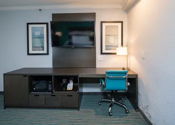 Symphony Inn hotel thumbnail 7