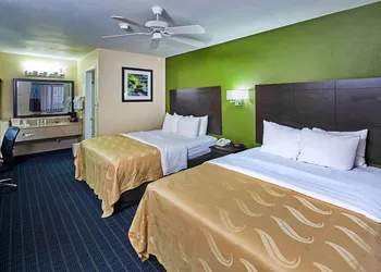 Quality Inn Parker hotel thumbnail 6