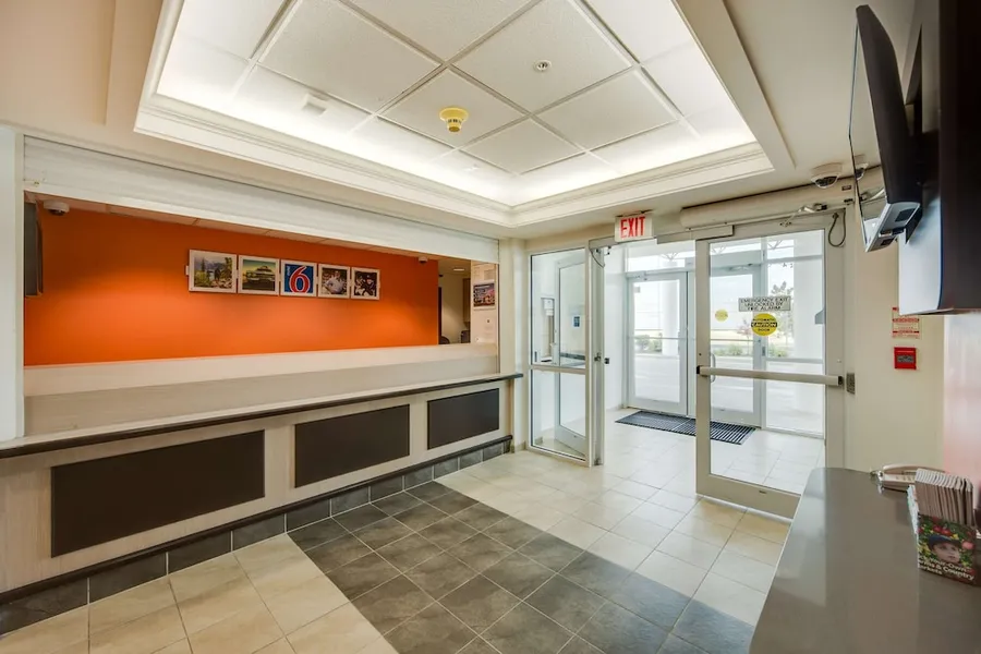 Motel 6 Brampton, ON - Toronto hotel detail image 2