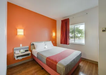 Motel 6 Brampton, ON - Toronto hotel thumbnail 7