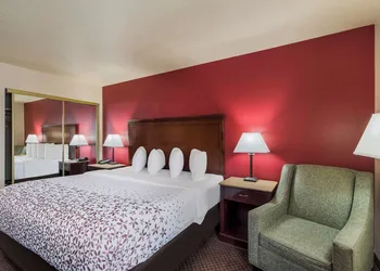 SureStay Plus Hotel by Best Western Silver City hotel thumbnail 4