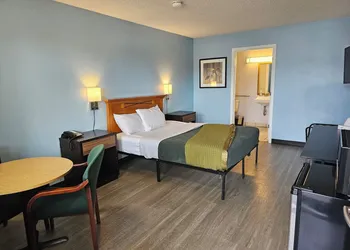 Sumner Motor Inn hotel thumbnail 5