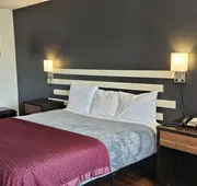 Sumner Motor Inn hotel detail image 7