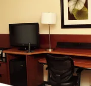 Fairfield Inn & Suites by Marriott Fairmont hotel detail image 3