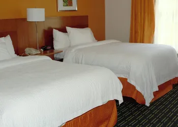 Fairfield Inn & Suites by Marriott Fairmont hotel thumbnail 4