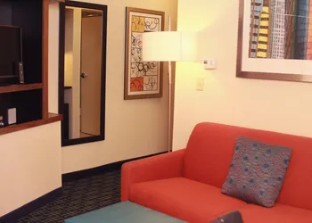 Fairfield Inn & Suites by Marriott Fairmont hotel thumbnail 6