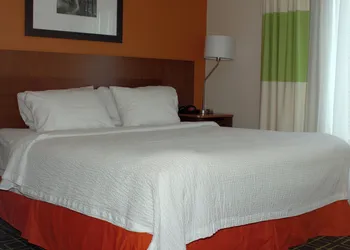 Fairfield Inn & Suites by Marriott Fairmont hotel thumbnail 7