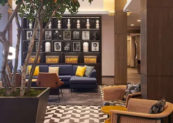 Hampton Inn & Suites Los Angeles/Sherman Oaks hotel thumbnail 4