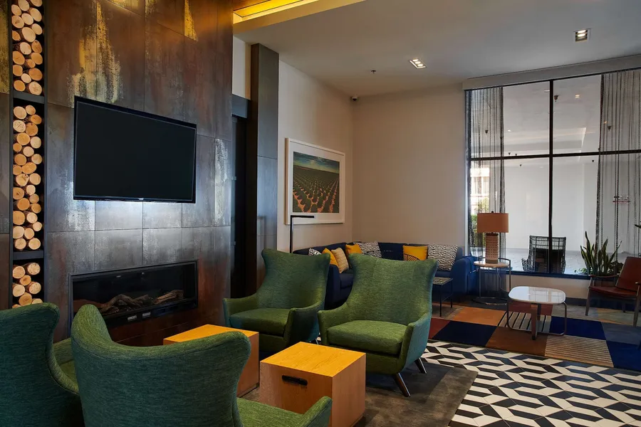 Hampton Inn & Suites Los Angeles/Sherman Oaks hotel detail image 6