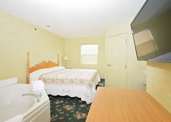 Our Guest Inn and Suites - Downtown hotel thumbnail 7
