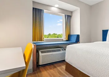 Microtel Inn & Suites by Wyndham Salisbury hotel thumbnail 5