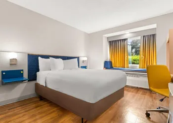 Microtel Inn & Suites by Wyndham Salisbury hotel thumbnail 7