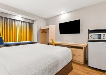 Microtel Inn & Suites by Wyndham Salisbury hotel thumbnail 8