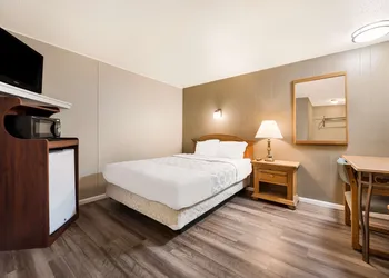 Rodeway Inn La Crosse hotel thumbnail 4