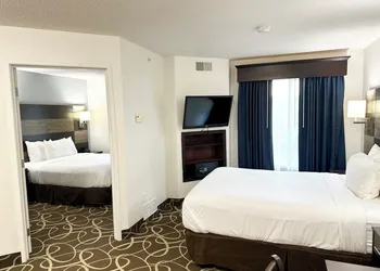 MainStay Suites Madison Airport hotel thumbnail 4