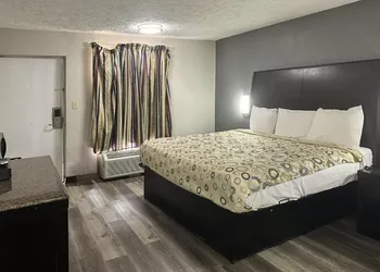 Regal Inn Guntersville Hwy 431 hotel thumbnail 7