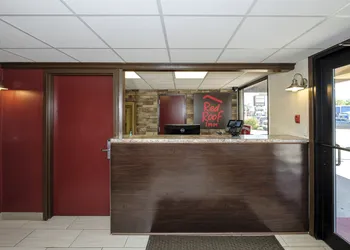 Red Roof Inn Vermillion - U of South Dakota hotel thumbnail 2