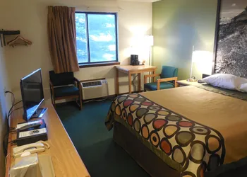 Super 8 by Wyndham Buffalo hotel thumbnail 8