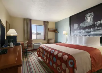 Super 8 by Wyndham Park City/North Wichita Area hotel thumbnail 4