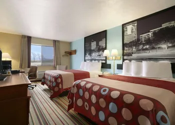 Super 8 by Wyndham Park City/North Wichita Area hotel thumbnail 6