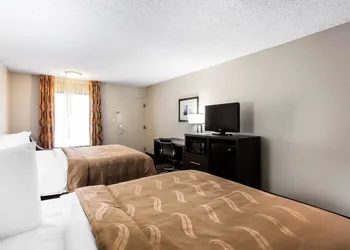Quality Inn & Suites Mooresville - Lake Norman hotel thumbnail 8