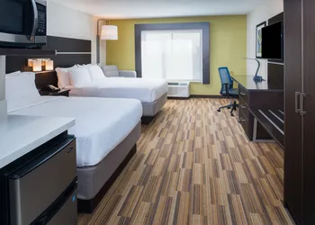 Holiday Inn Express Hotel & Suites Bismarck by IHG hotel thumbnail 7