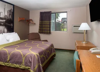 Super 8 by Wyndham Omaha NE hotel thumbnail 6