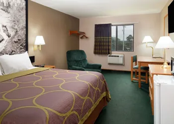 Super 8 by Wyndham Omaha NE hotel thumbnail 7