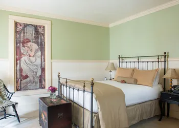 Chamberlin Inn Cody hotel thumbnail 7