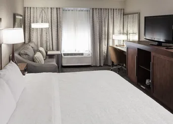 Hampton Inn & Suites Dallas-DFW Airport North-Grapevine hotel thumbnail 6