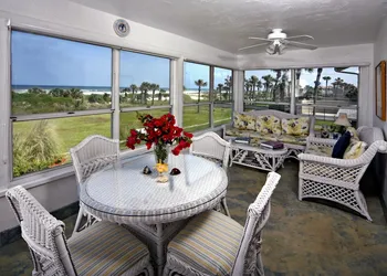 Beachfront Bed & Breakfast hotel thumbnail 2