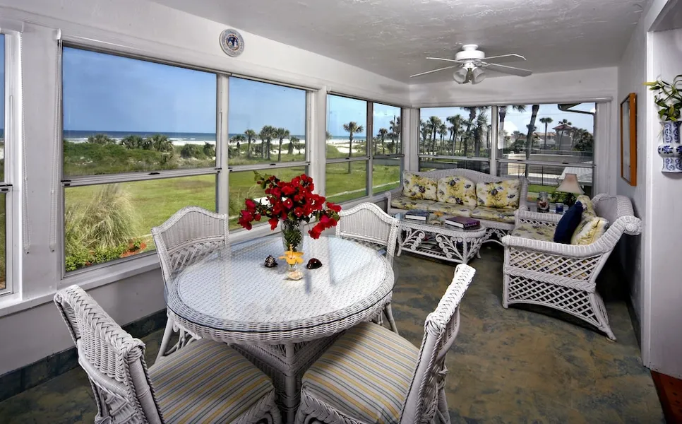 Beachfront Bed & Breakfast hotel detail image 2