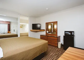 Palace Inn Wayside hotel thumbnail 4