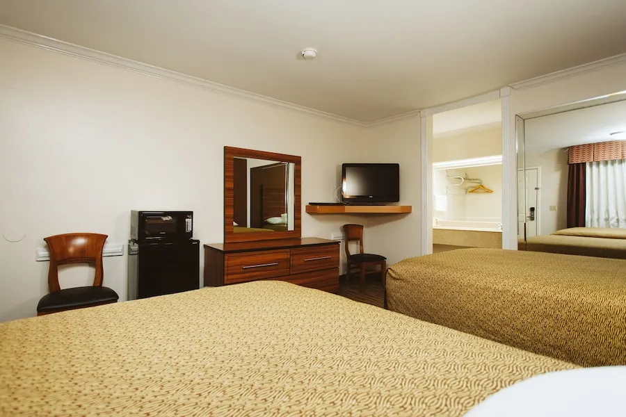 Palace Inn Wayside hotel detail image 6