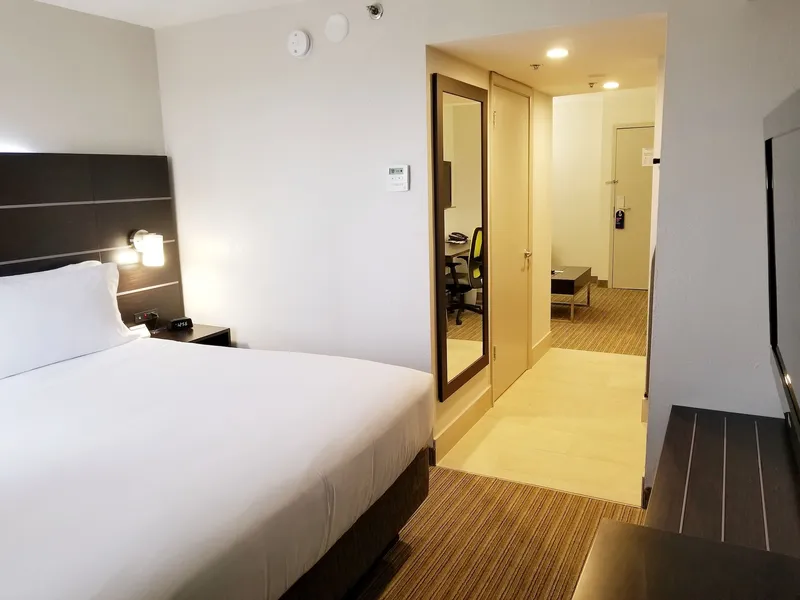 Holiday Inn Express & Suites Miami - Hialeah by IHG hotel detail image 2