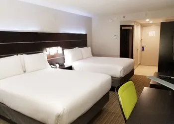 Holiday Inn Express & Suites Miami - Hialeah by IHG hotel thumbnail 7